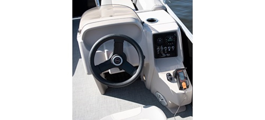 Rotomolded helm console with Concert package