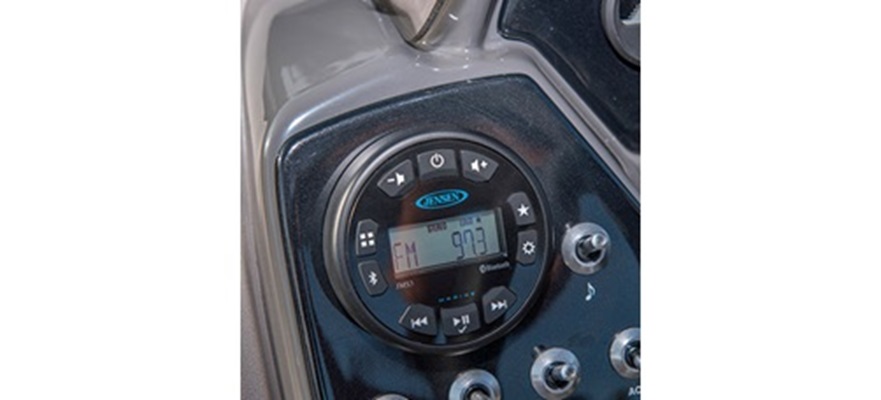 160-watt AM/FM/Bluetooth Jensen Radio
