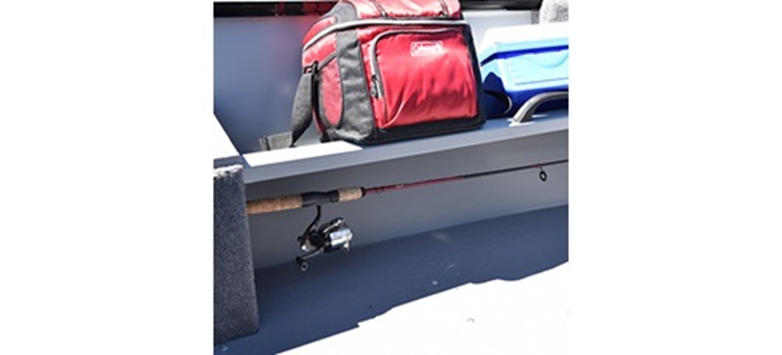Rod storage without support in side panels