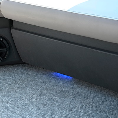 éclairage à DEL sous la console conducteur et le mobilier