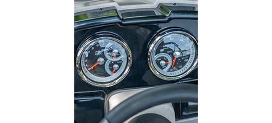 Cadrans standards avec indicateur de vitesse GPS